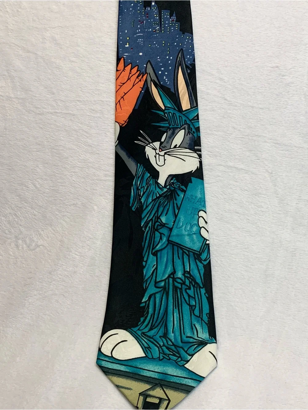 Vintage 1995 Looney Tunes Mania Bugs Bunny Statue of Liberty Silk Necktie